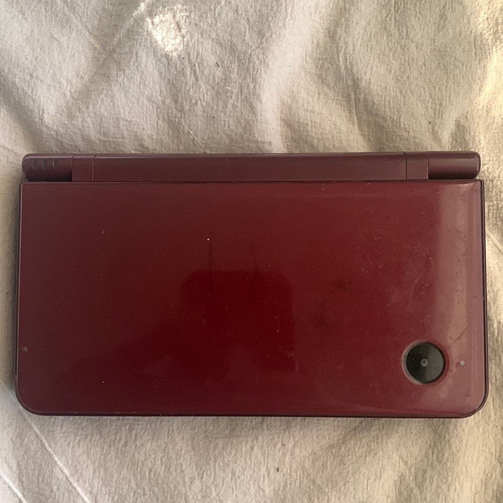 Nintendo ds XL + game 🎁 *powers on * free shipping